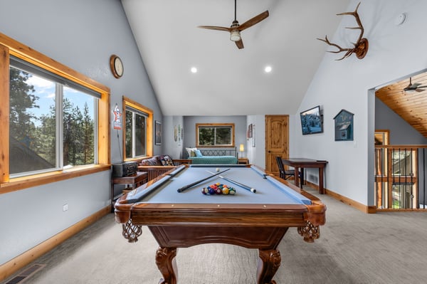 Pool table in the large and fun game room