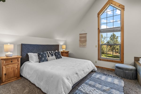 Cinnamon Chalet- Upstairs Bedroom with King Bed