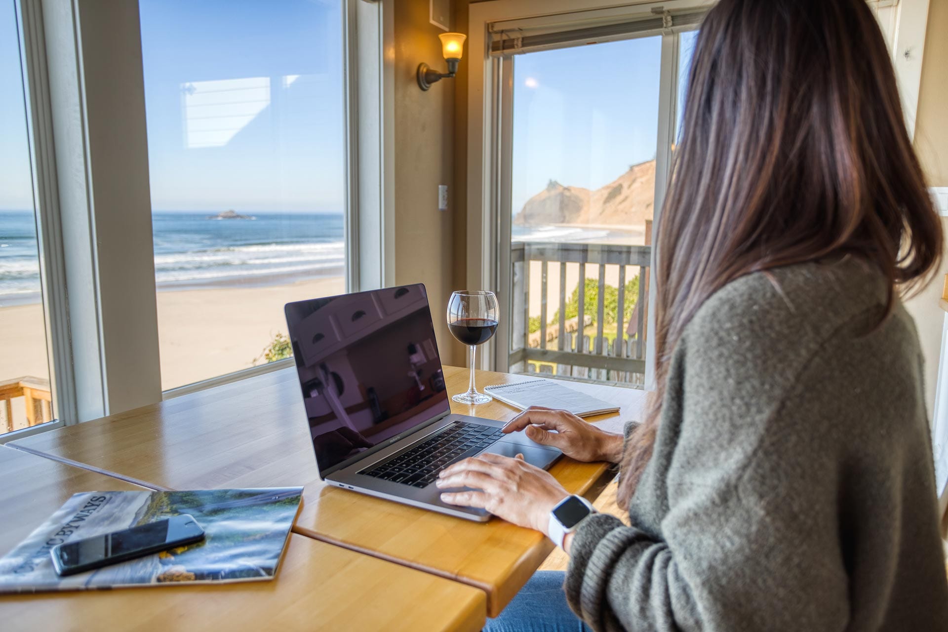 Work From Home With a View! Top Tips for Booking an Oregon Coast or Central Oregon Vacation Rental for Working Remotely